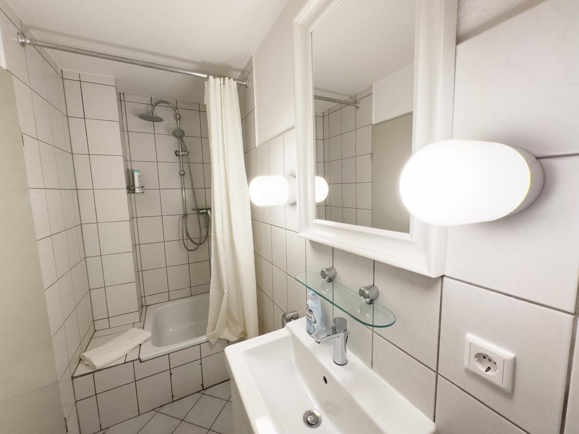 Schoene Wohnung Fuer 4 Gaeste An Der Eilenriede Mit Kostenlosen Parkplaetzen Hannover Ngoại thất bức ảnh